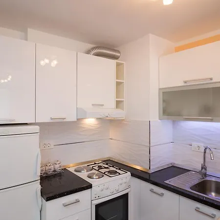 Anti Apartman *