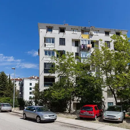 Anti Apartman *
